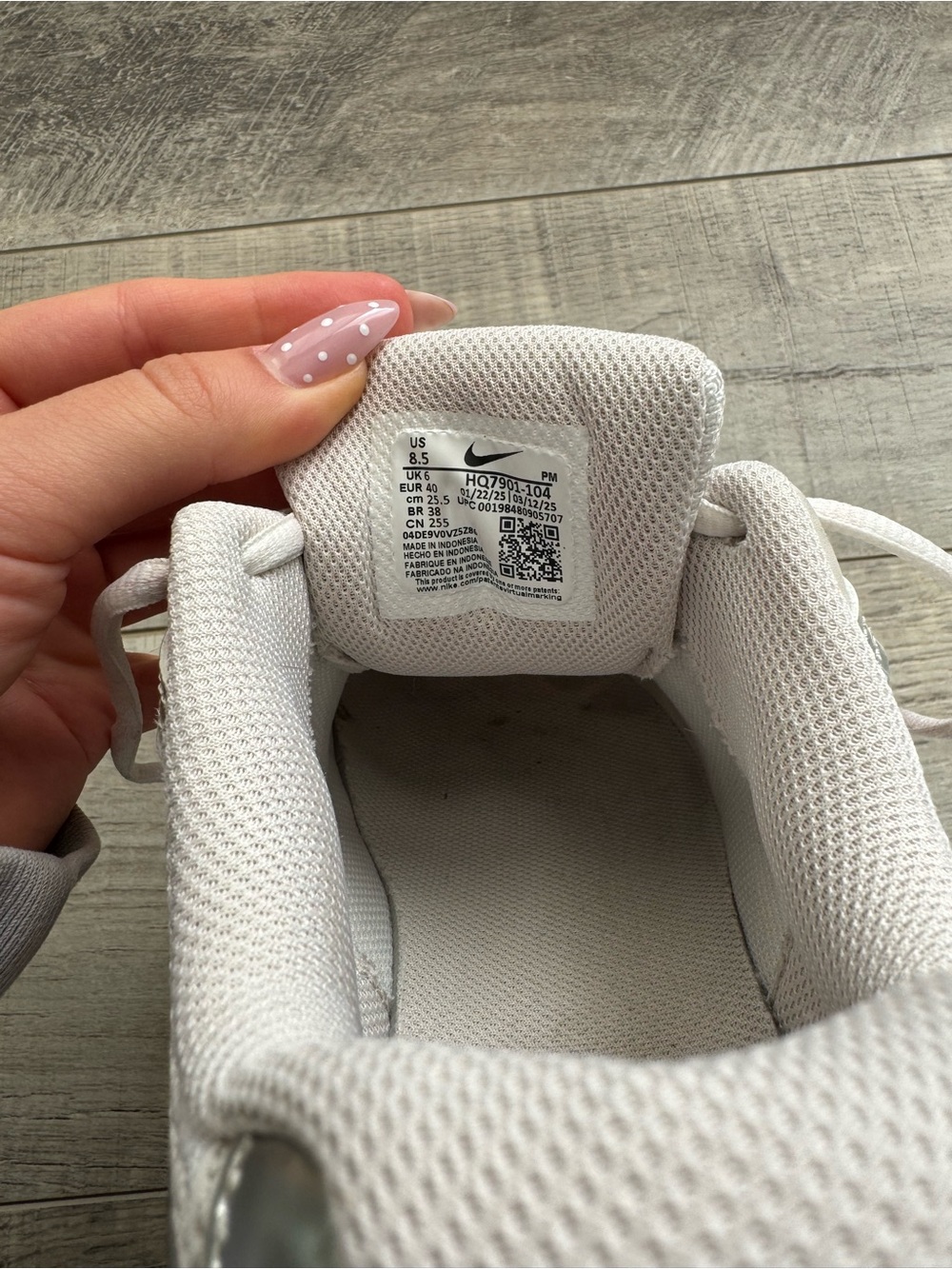Nike V5 RNR Women’s Sneakers White Metallic Silver Size 8.5 - Picture 8 of 8